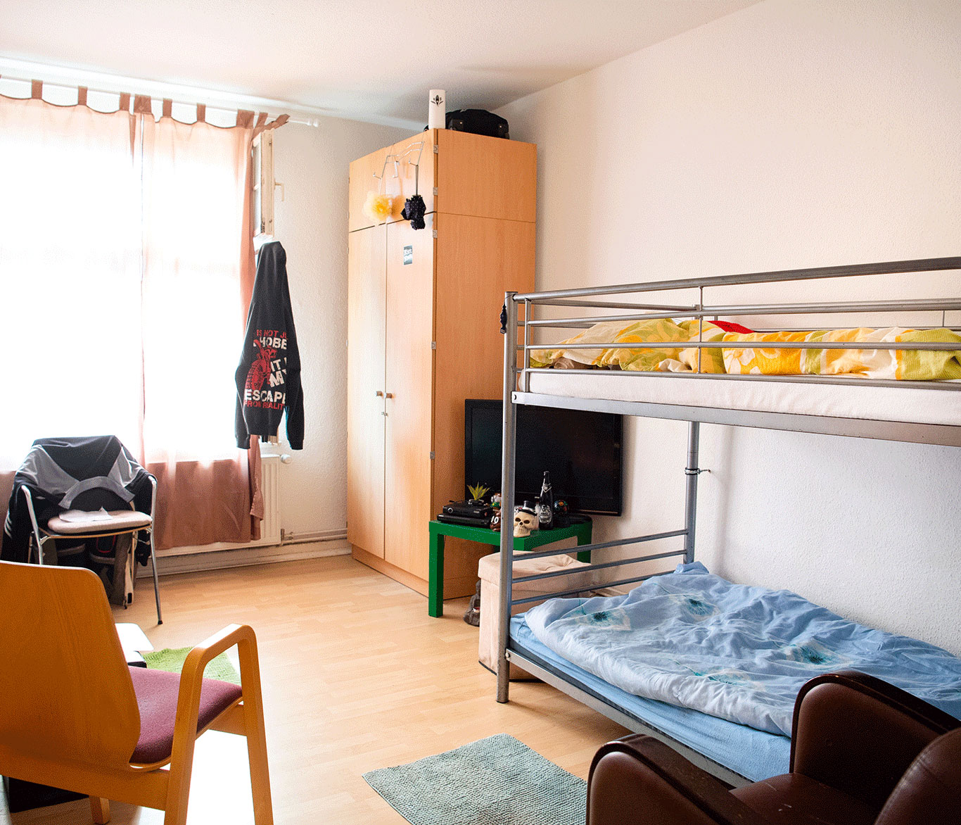 Ein Zimmer in der Notunterkunft Gundlach-Haus in Wismar.